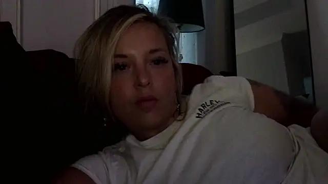 JennaLynn785 from StripChat