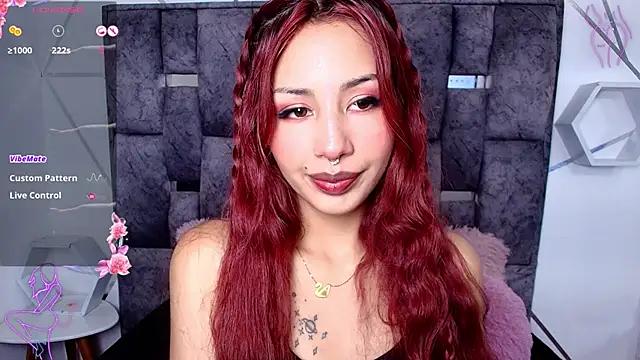 Jenner_Millss from StripChat