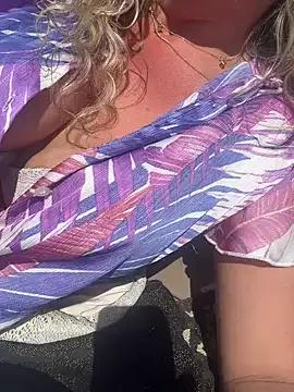 JenniLowen from StripChat