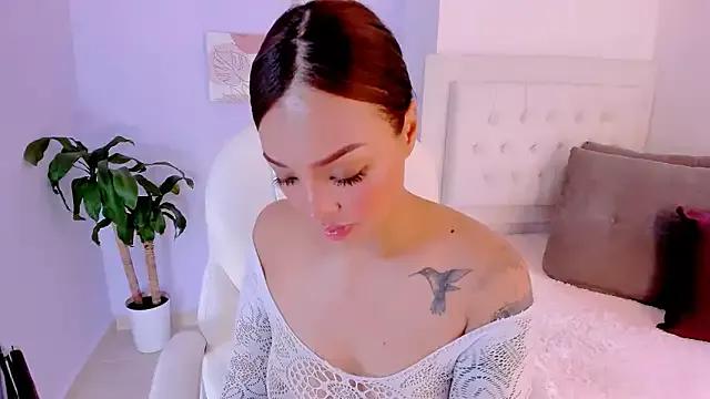 JennLeMoka from StripChat