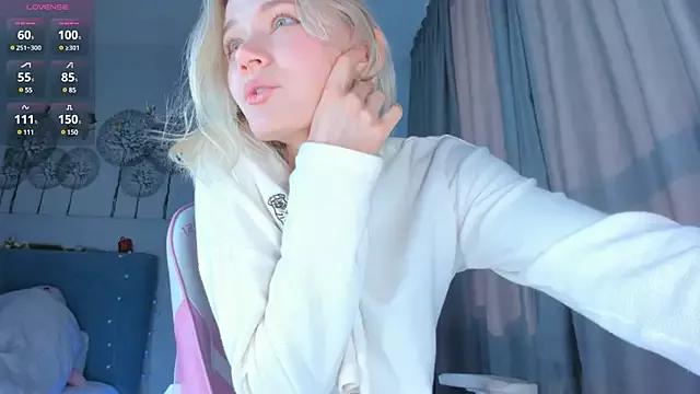 JennyWoody from StripChat