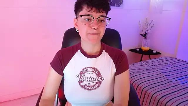 jeroharper from StripChat is Freechat