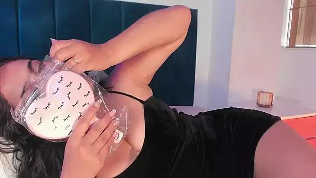 JessieCaameron from StripChat