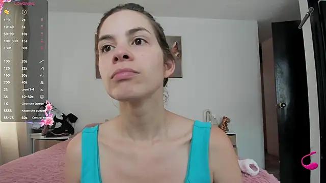 jessyegoldenn from StripChat