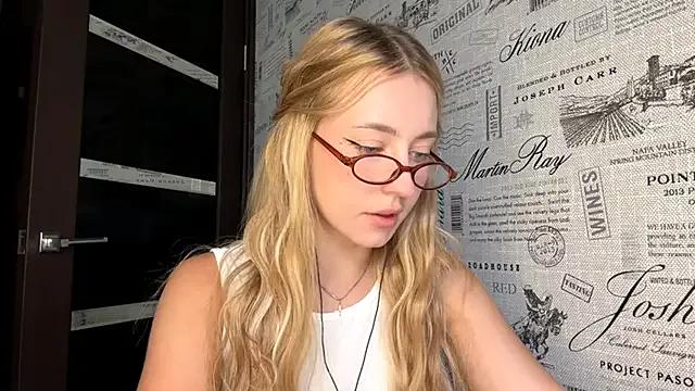 Jetta_Corsacami from StripChat