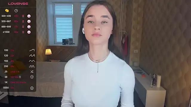 JinnyMcie from StripChat