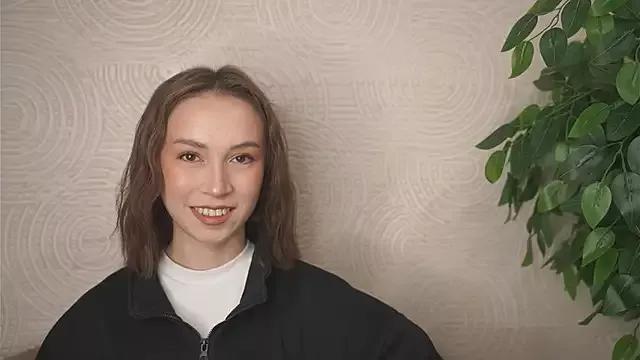 JoanLeeper from StripChat is Freechat