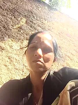 Jooli_xx from StripChat