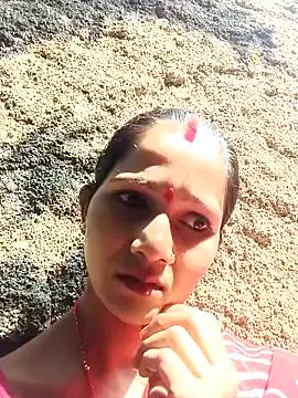 Jooli_xx on StripChat