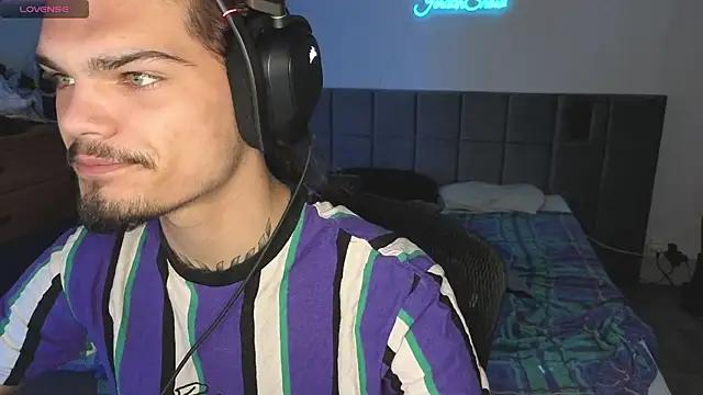 JordanShow from StripChat is Freechat