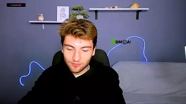 joseph_bear_ from StripChat is Freechat