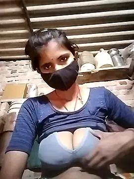 Joshi_Love143 from StripChat is Freechat
