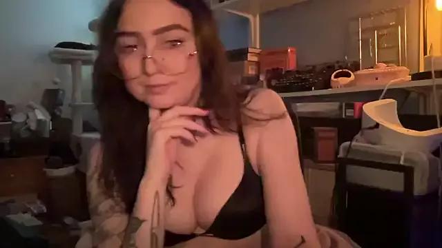 jouleslovescocks from StripChat is Freechat