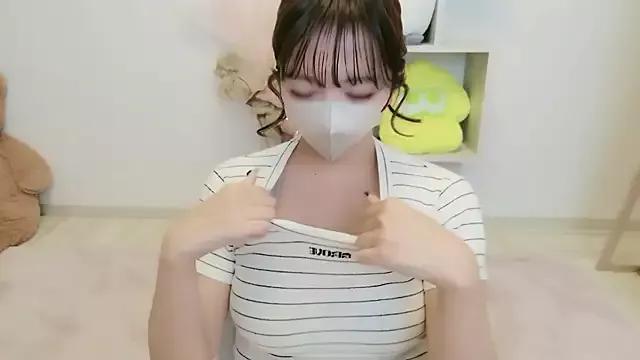 JP_Momo_o0 on StripChat