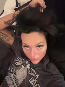 Photos of juicylucie from StripChat is Freechat