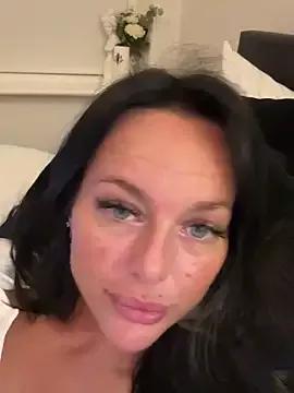 juicylucie from StripChat is Freechat
