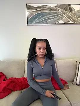 Juicyyy323 webcams show profile image 