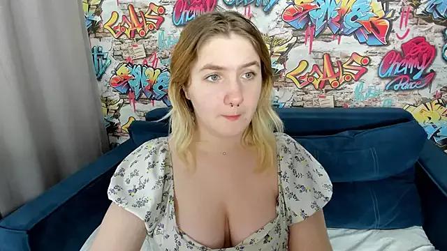 Julia_Jips from StripChat is Freechat
