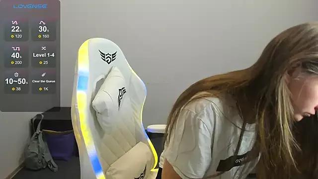 Juliamurr_18 webcams show profile image 