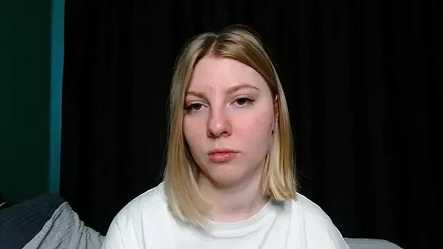 Juliana_Sunny from StripChat is Freechat