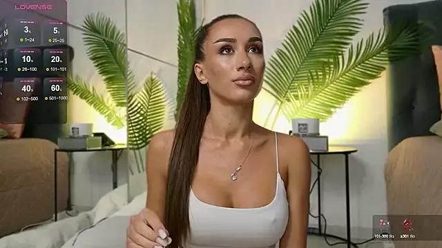 JuliaQuin from StripChat is Freechat