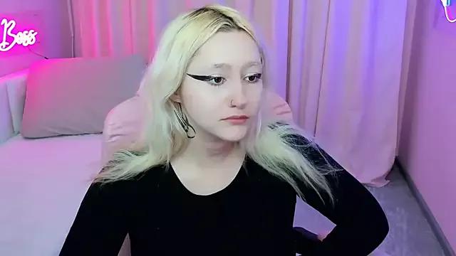 JuliaSharkk from StripChat is Freechat