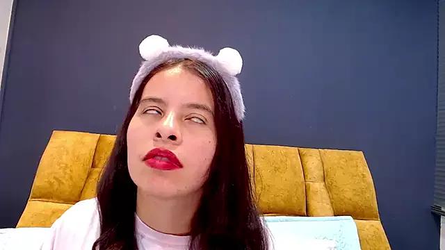 Juliawaine from StripChat is Freechat