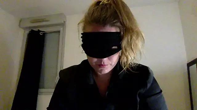 Julie29 webcams show profile image 