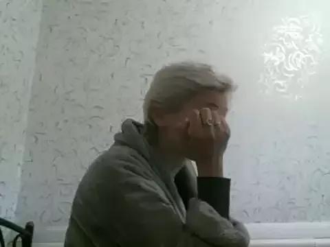 Julie_Silver from StripChat is Freechat