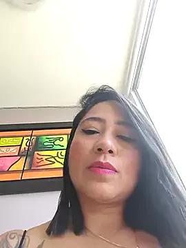 julieta_evanns1 on StripChat
