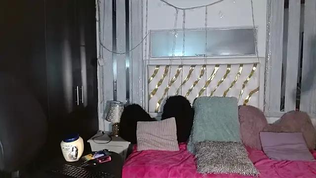 julieta_sweet_ from StripChat is Freechat