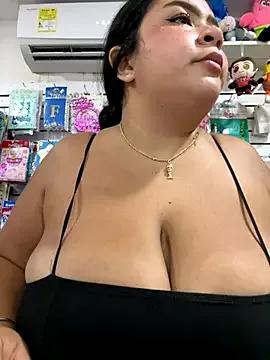 Julietafosters from StripChat is Freechat