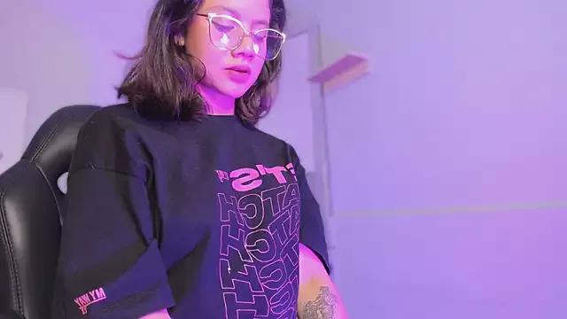 Julieth_brown_ from StripChat is Freechat