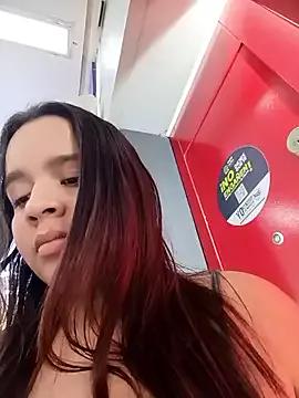 Julieth_hot-69 from StripChat is Freechat