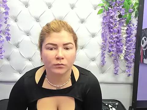 JuliettaRousse69 from StripChat is Freechat