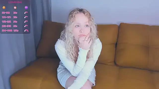 Julliakoill from StripChat