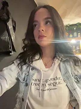 JullieBoo from StripChat