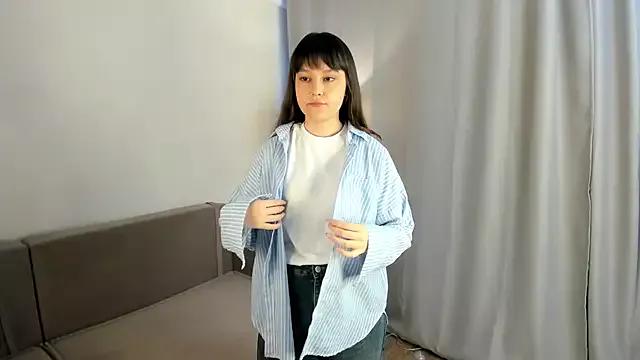 JullieRiley from StripChat is Freechat