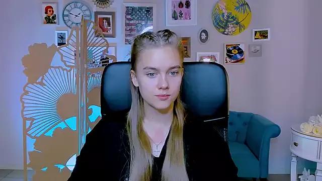 JuneWoods webcams show profile image 