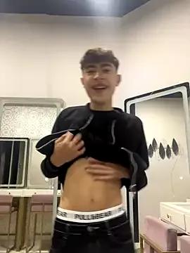 justinbeer_ from StripChat is Freechat