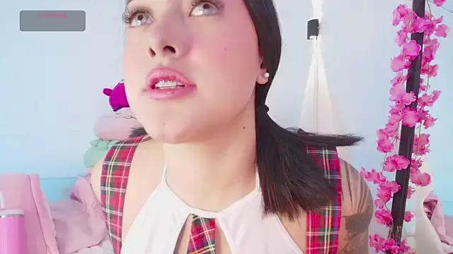 justonecute from StripChat is Freechat