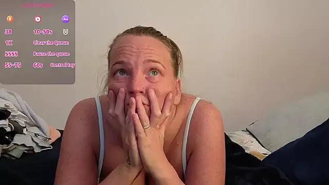 JustYourNormalCouple from StripChat is Freechat
