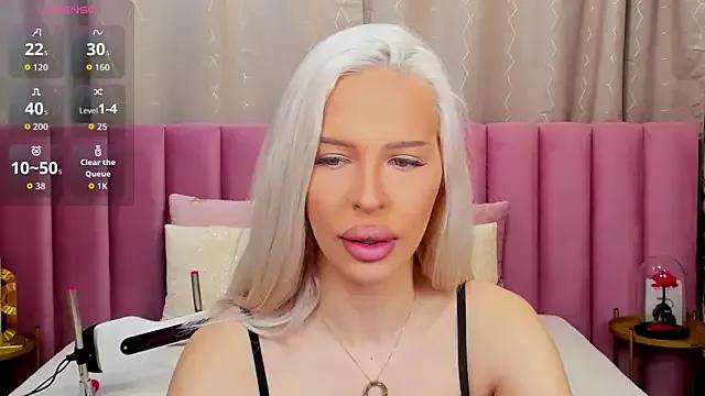 KailaCrystall from StripChat is Freechat