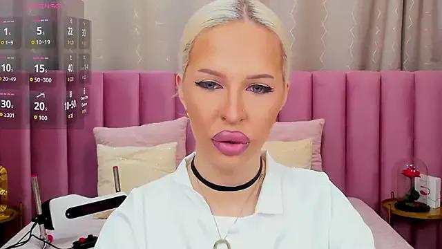 KailaCrystall from StripChat is Freechat