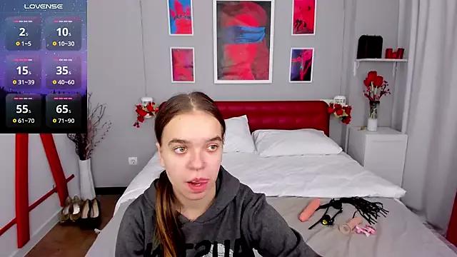 KamilaPeach on StripChat