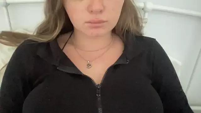 KaraLeee from StripChat