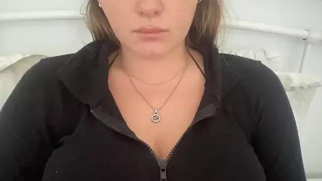 KaraLeee from StripChat