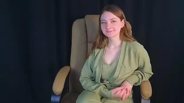 KarenGreen from StripChat is Freechat