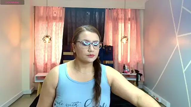 Karina_watson_ from StripChat is Freechat