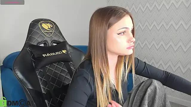 KarinaBroks from StripChat is Freechat